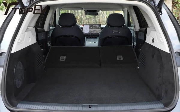 Voyah FREE trunk space